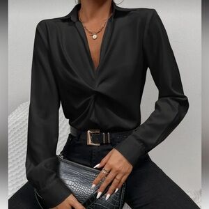 SHEIN Privé Women Solid Twist Front top small black